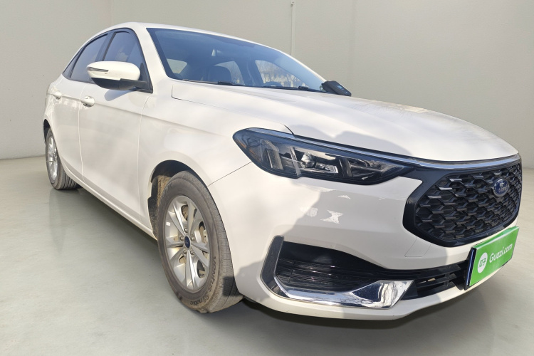 福特 福睿斯 2021款 1.5L 自动铂金版车身外观3