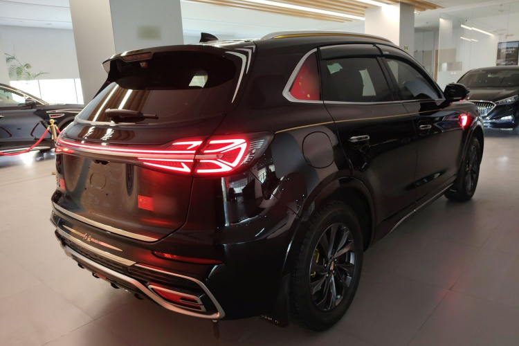 红旗HS5 2023款 2.0T 旗享Pro版车身外观7