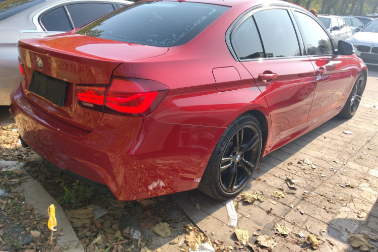 宝马3系 2019款 320i M运动曜夜版车身外观7