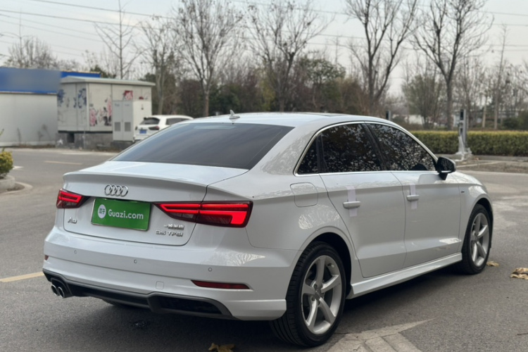 奥迪A3 2018款 30周年年型 Limousine 35 TFSI 时尚型车身外观6005