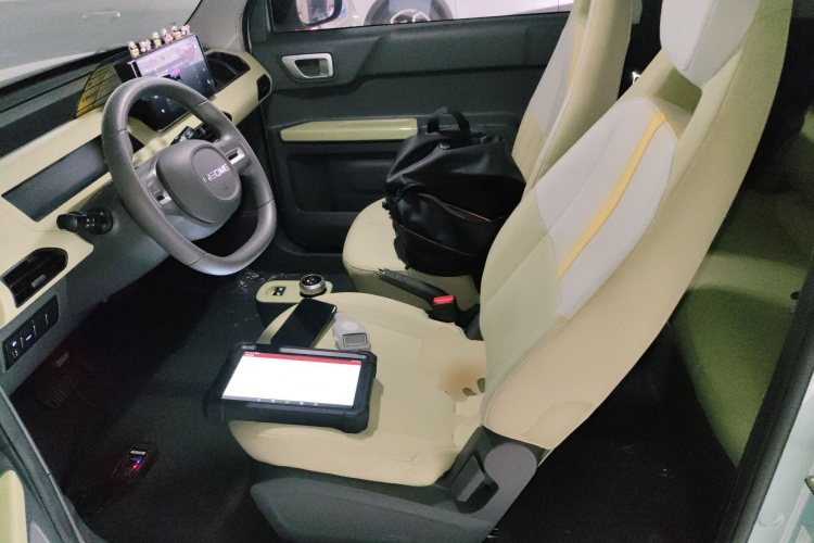 吉利银河 2023款 熊猫mini 200km 耐力熊中控内饰19