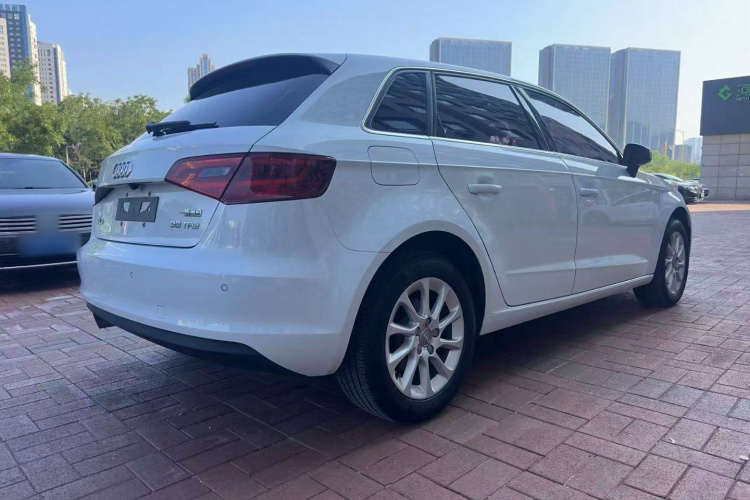 奥迪A3 2014款 Sportback 35 TFSI 自动时尚型车身外观6004