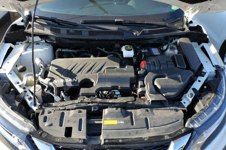 日产 逍客 2022款 2.0L CVT XV智享版机舱底盘24