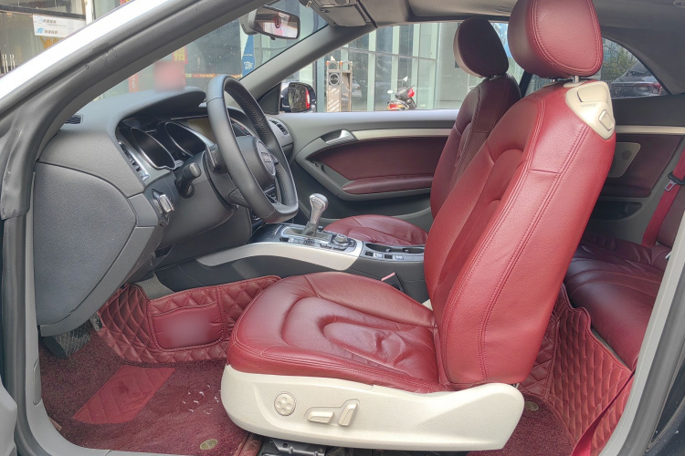 奥迪A5 2010款 2.0TFSI Cabriolet中控内饰7002