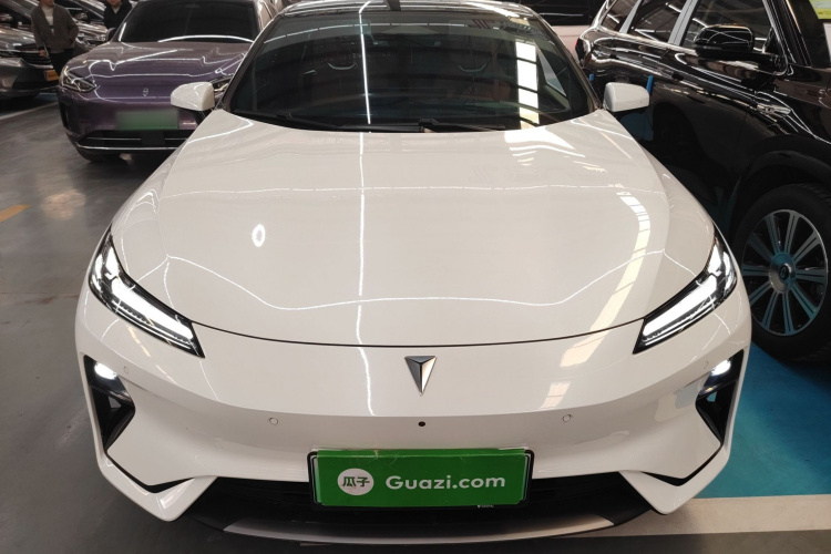 深蓝汽车 深蓝L07 2024款 530Max纯电版车身外观2