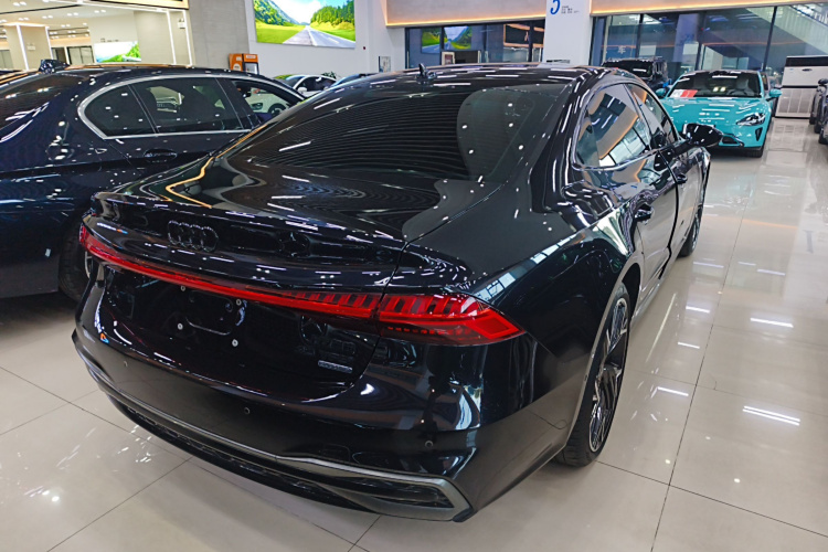 奥迪A7L 2024款 45 TFSI quattro 黑武士版车身外观7