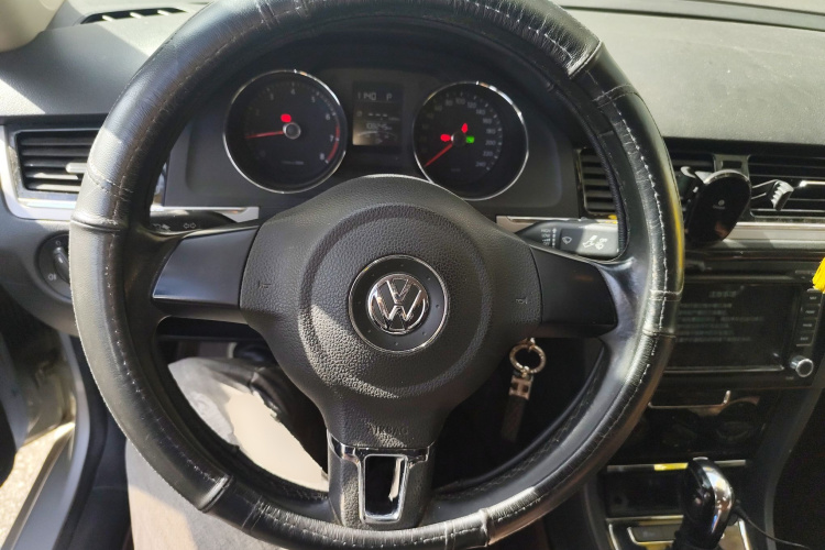 大众 宝来 2014款 1.6L 自动时尚型中控内饰13