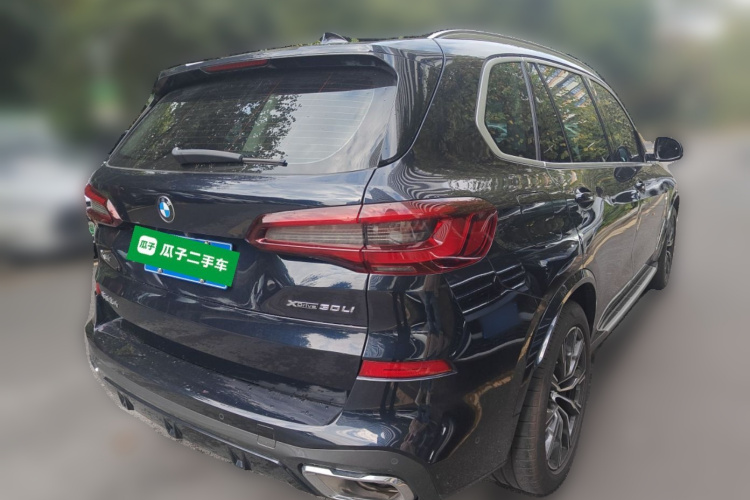 宝马X5 2022款 改款 xDrive 30Li 尊享型M运动套装车身外观7