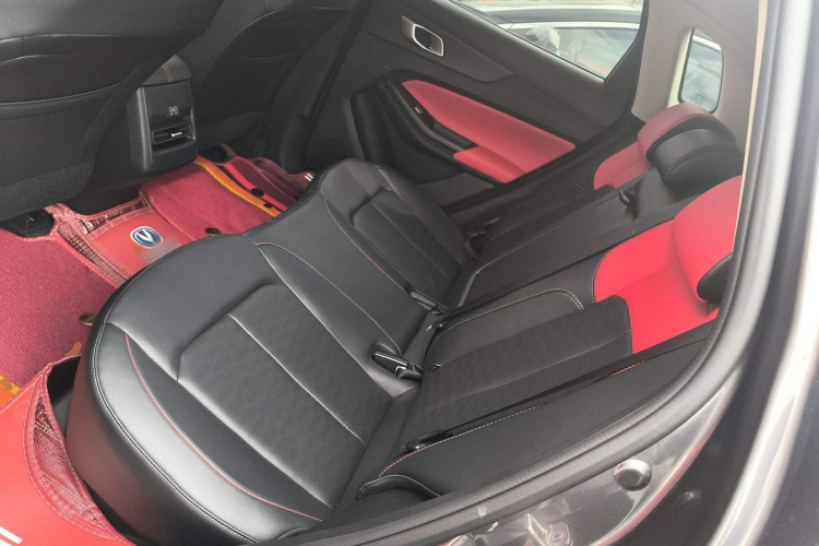 长安CS55PLUS 2022款 第二代 1.5T DCT尊贵型中控内饰7004