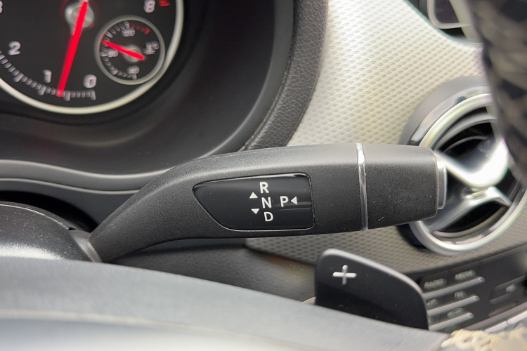 奔驰B级 2019款 B 200 动感型局部细节18