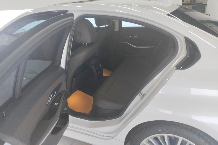 宝马3系 2020款 320i 运动套装中控内饰21