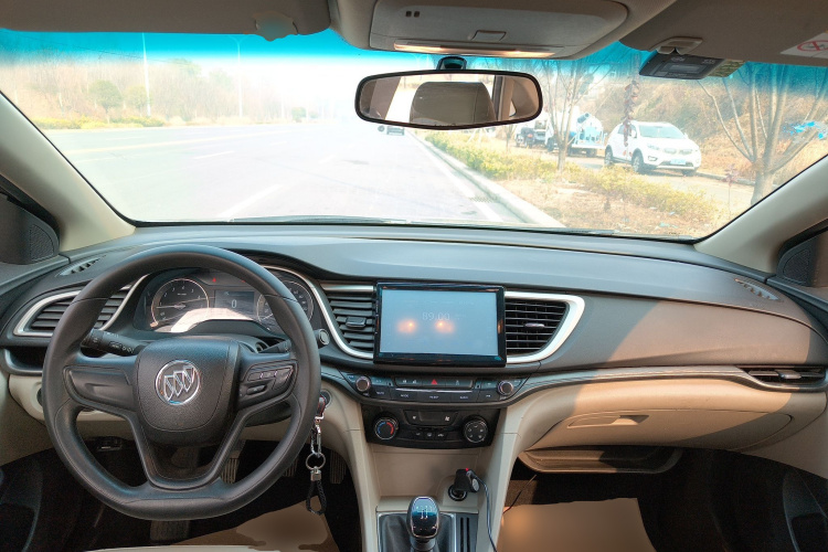 别克 英朗 2016款 15N 手动精英型中控内饰12