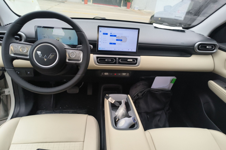 五菱汽车 五菱缤果PLUS 2024款 330km 五座版中控内饰12