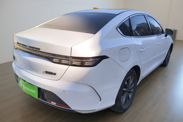 比亚迪 驱逐舰05 2024款 荣耀版 DM-i 55KM 豪华型车身外观7