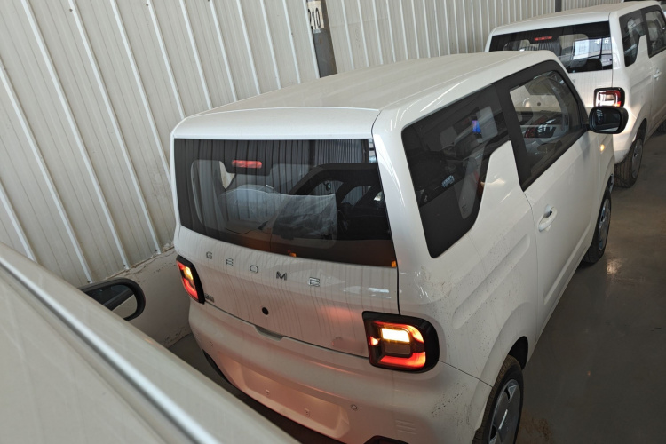 吉利银河 2024款 熊猫mini 200km 耐力熊车身外观6