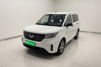 五菱汽车 五菱宏光PLUS 2019款 1.5T 手动标准型 7座