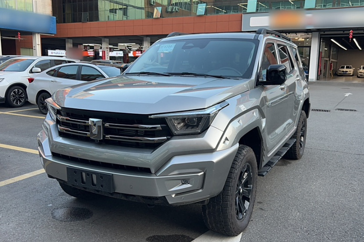 坦克400 2025款 2.4T 柴油版车身外观1