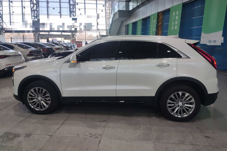 凯迪拉克XT4 2024款 28T 两驱豪华型车身外观4