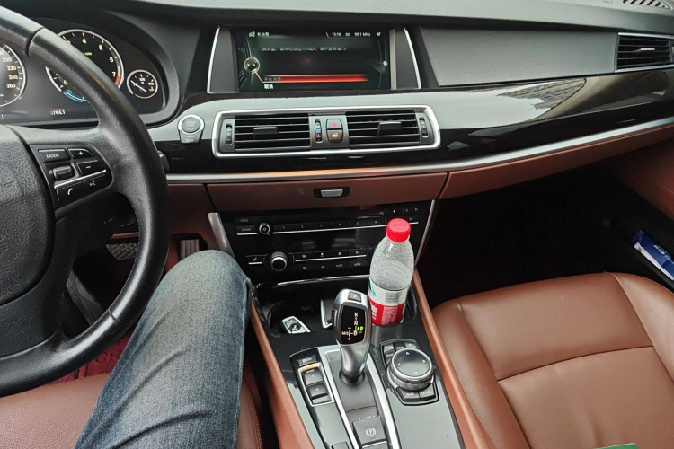 宝马5系GT 2014款 528i 领先型局部细节16