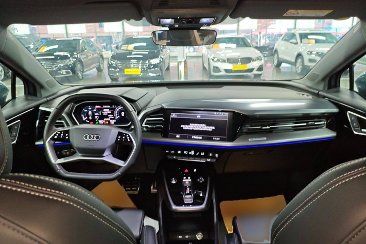 奥迪Q4 e-tron 2024款 40 e-tron 创行版中控内饰7002