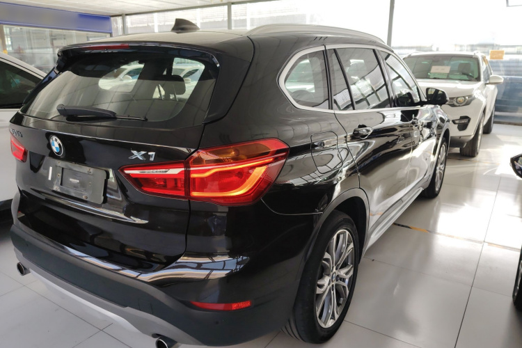宝马X1 2016款 xDrive20Li 豪华型车身外观7
