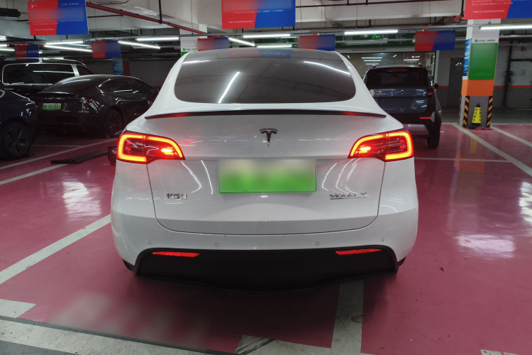 特斯拉 Model Y 2022款 Performance高性能全轮驱动版车身外观6