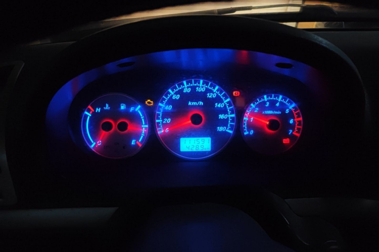 金龙 金威 2018款 2.0L商务系列4G20局部细节14