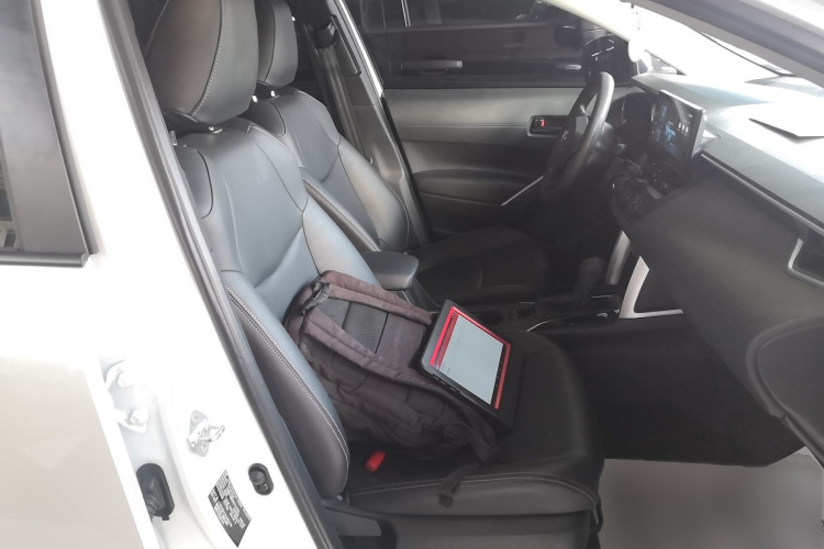 丰田 卡罗拉锐放 2023款 2.0L 先锋版局部细节41