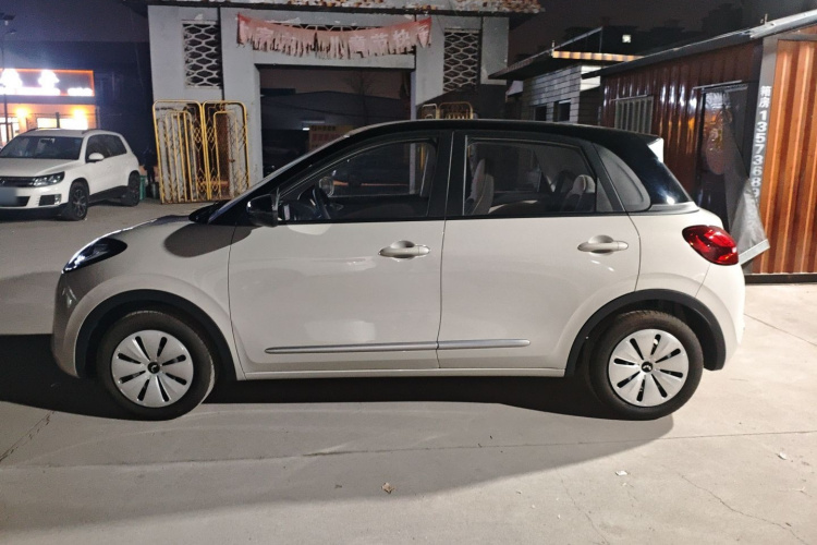 五菱汽车 五菱缤果 2023款 203km 轻享款车身外观6001