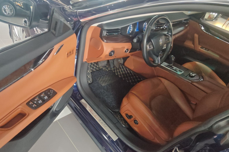 玛莎拉蒂 总裁 2013款 3.0T 标准型中控内饰7003