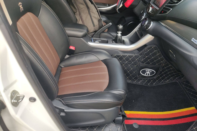 比亚迪 宋 2016款 盖世版 1.5TI 手动豪雅型局部细节41