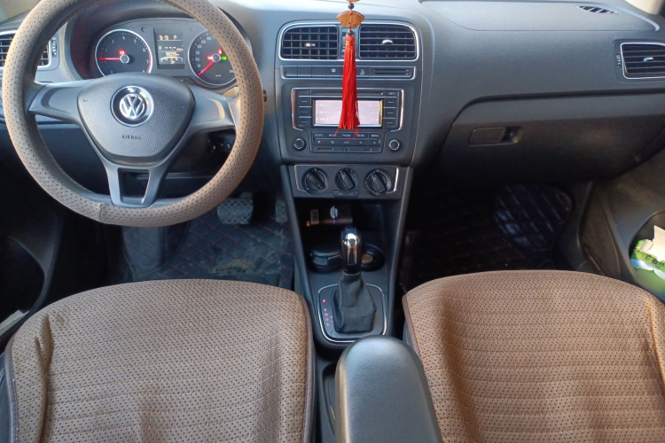 大众 Polo 2014款 1.4L 自动舒适版中控内饰12