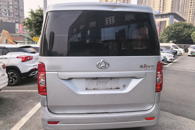 长安凯程 长安睿行M70 2018款 1.5L舒适型平顶背掀门DAM15DL车身外观6