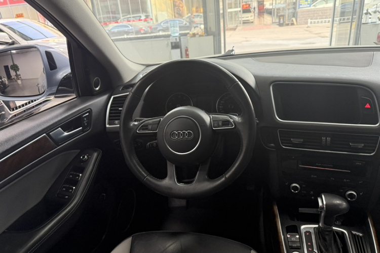 奥迪Q5 2017款 Plus 40 TFSI 舒适型中控内饰7003