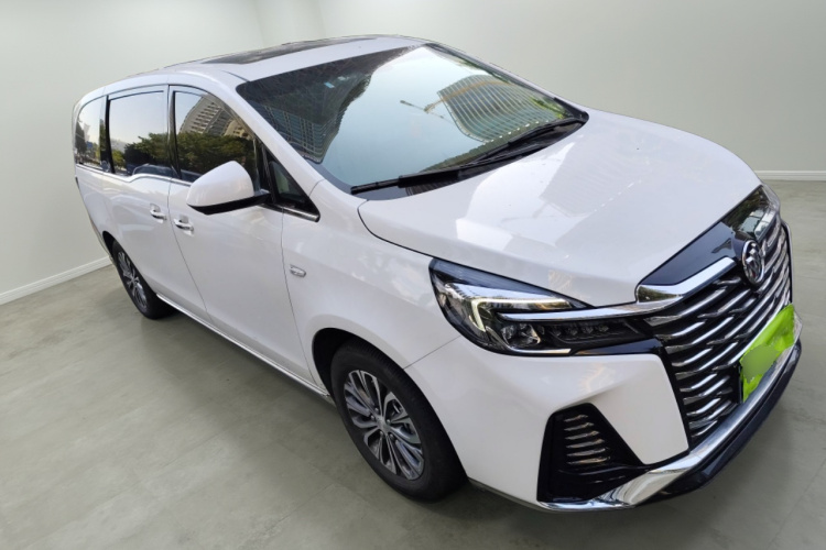 别克GL8 2023款 改款 陆上公务舱 豪华型车身外观3