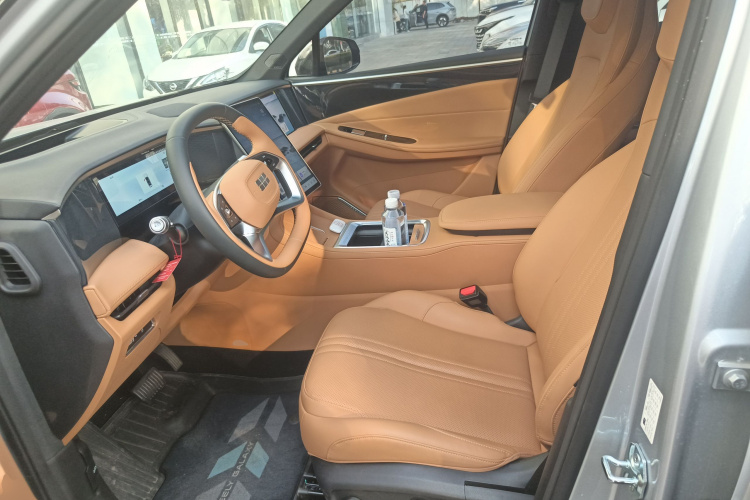 吉利银河 银河L7 2025款 EM-i 115km 探索+版中控内饰19