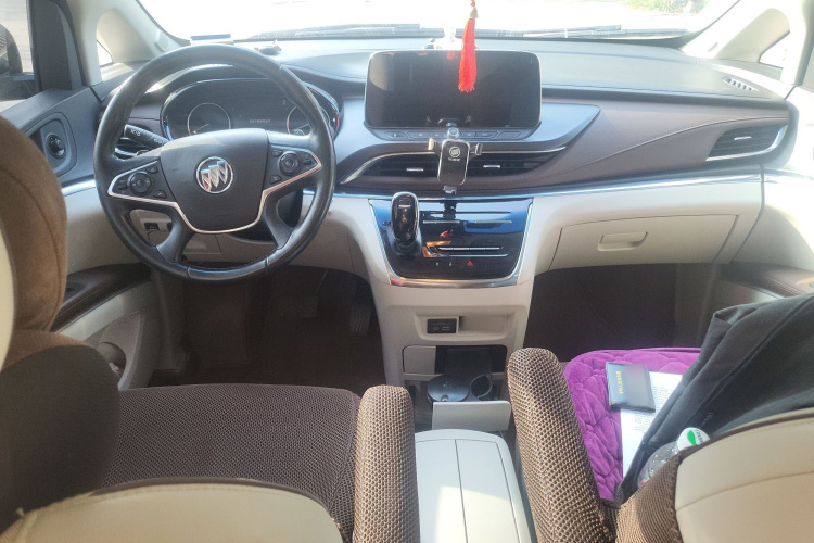 别克GL8 2020款 陆上公务舱 652T 豪华型中控内饰12