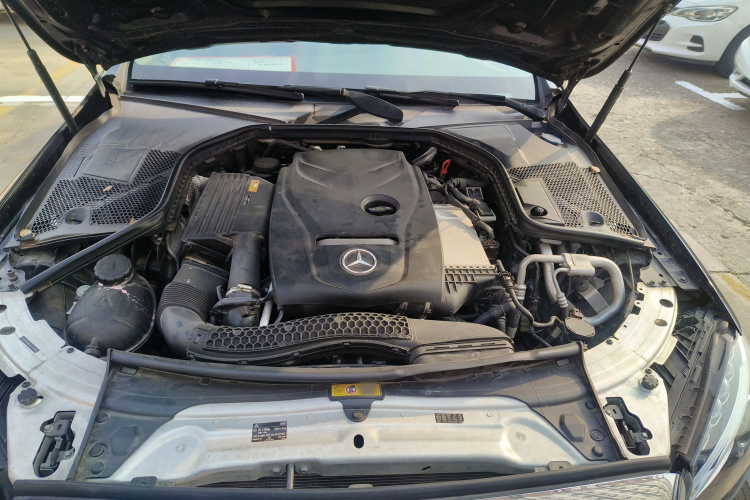 奔驰C级 2017款 C 180 L机舱底盘24