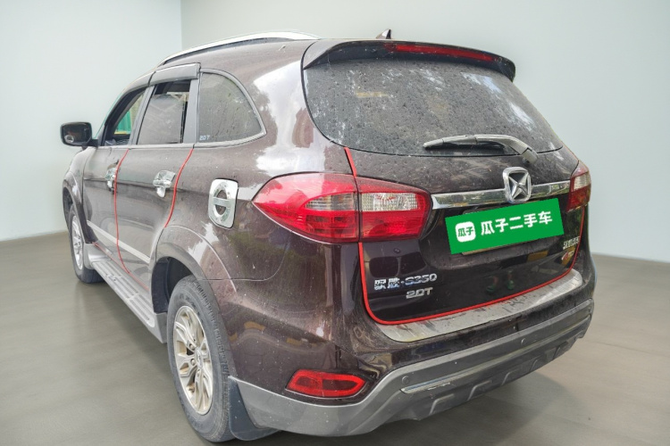 江铃 驭胜S350 2016款 2.0T 自动两驱汽油豪华天窗版7座车身外观5