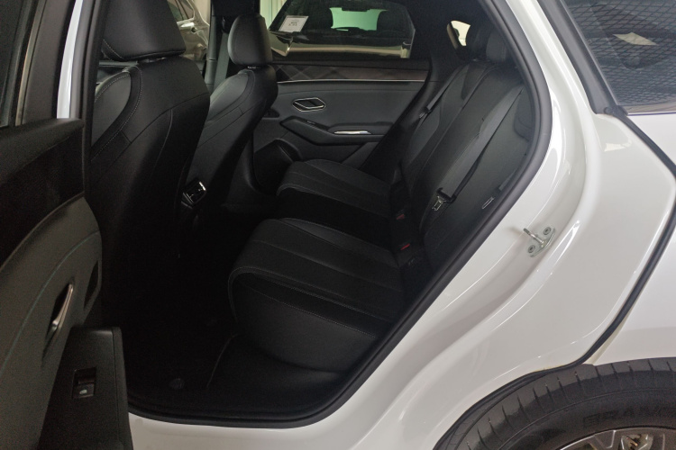 比亚迪 秦L 2025款 DM-i 智驾版 80KM领先型中控内饰7004