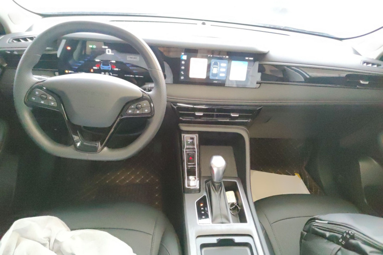 荣威i5 2023款 1.5L CVT豪华版中控内饰12