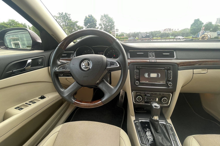 斯柯达 速派 2013款 2.0TSI DSG尊仕版车身外观6011