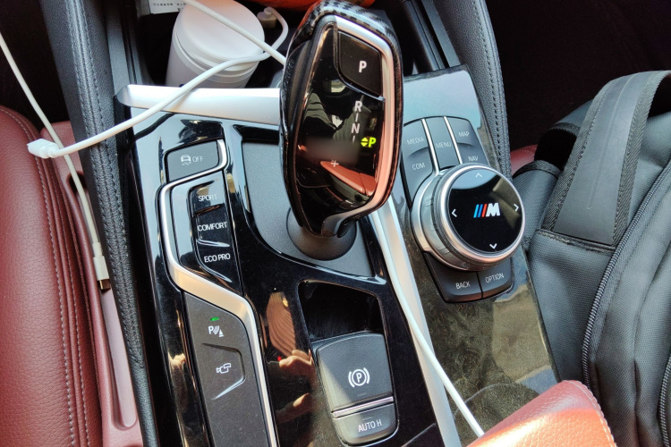 宝马5系 2019款 530Li 领先型 M运动套装局部细节18