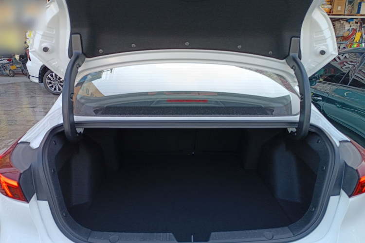 长安 逸动 2022款 PLUS 蓝鲸NE 1.4T GDI DCT旗舰版机舱底盘23