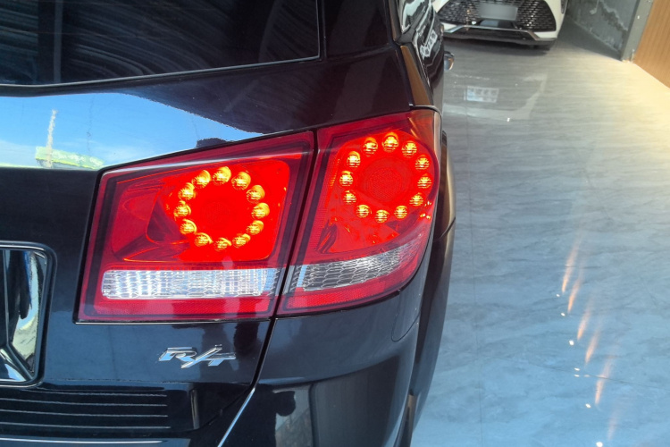 道奇 酷威 2013款 2.4L 两驱尊尚版车身外观9