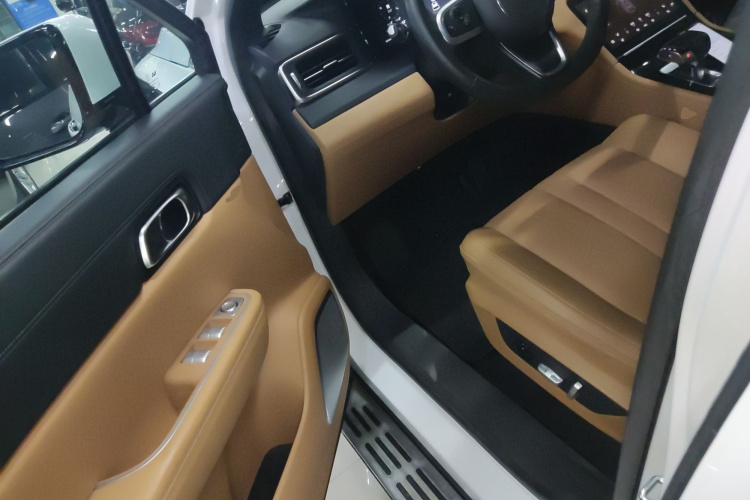 理想汽车 理想ONE 2020款 增程6座版中控内饰20