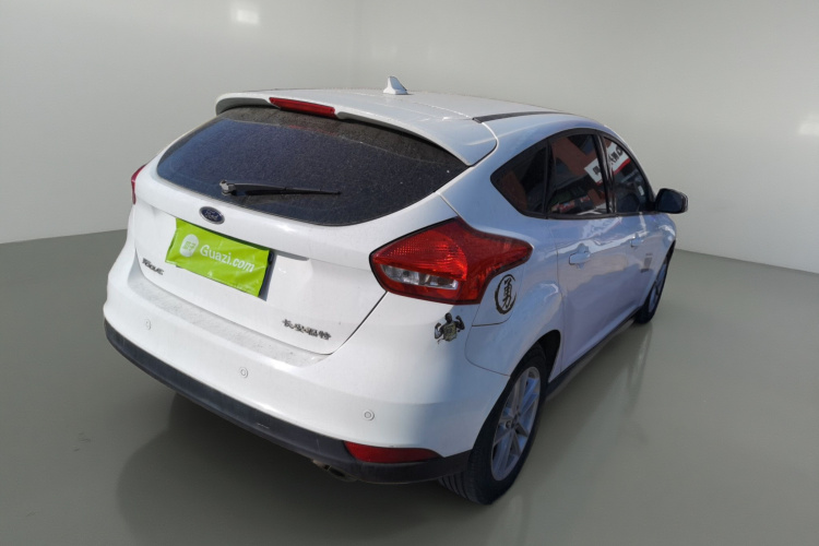 福特 福克斯 2017款 两厢 1.6L 手动风尚型智行版车身外观7