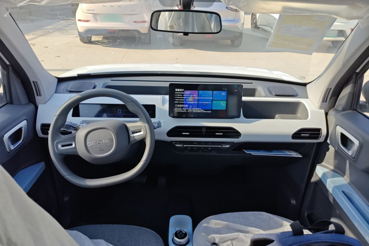 吉利银河 2024款 熊猫mini 200km 耐力熊中控内饰12