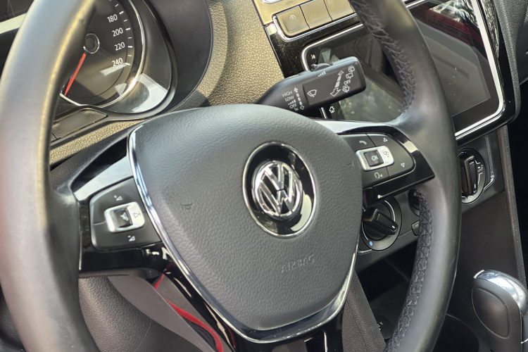 大众 Polo 2018款 1.5L 自动安享型中控内饰7010