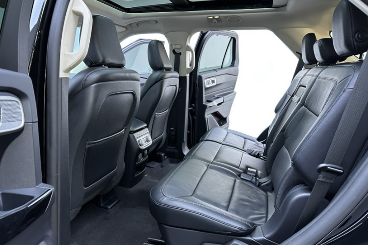 福特 探险者 2020款 EcoBoost 285 四驱钛金版 7座中控内饰7003